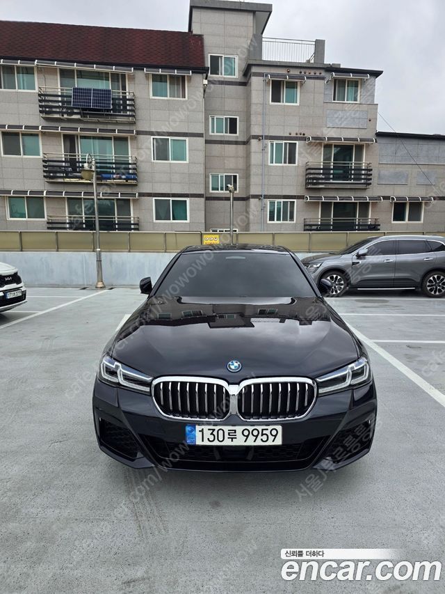 BMW 5-Series 530e M Sport — пробег 40 000 км — фото 1 из 5