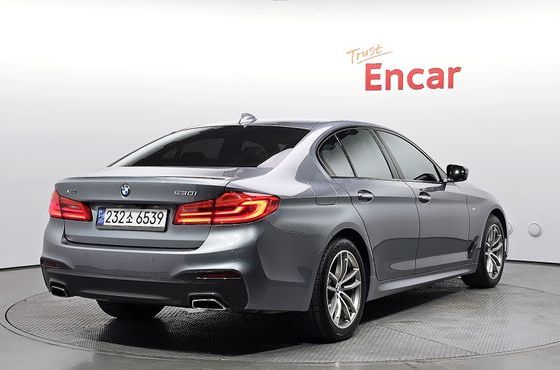 BMW 5-Series 530i xDrive M Sport Package Plus — пробег 163 565 км — фото 2 из 5