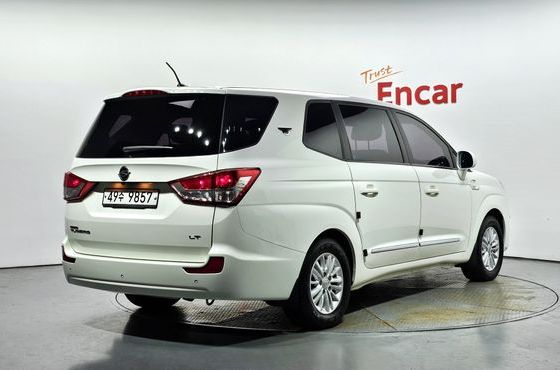 Ssangyong KORANDO 4WD LT 9-seater — пробег 83 689 км — фото 2 из 5