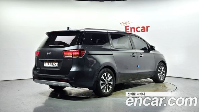 Kia Carnival из Кореи Encar