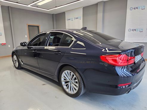 BMW 5-Series 530i Luxury Plus — пробег 57 896 км — фото 2 из 5