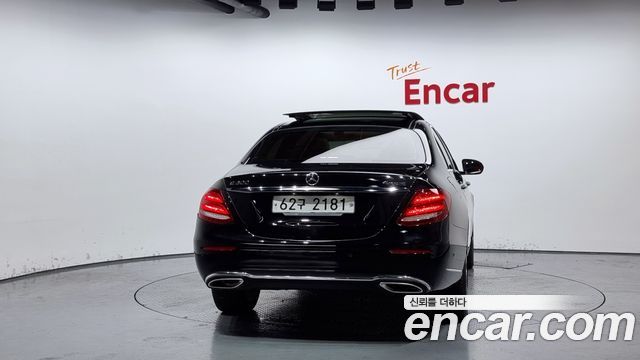 Mercedes-Benz E-Class из Кореи Encar