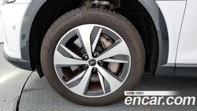 Audi Q8 e-tron из Кореи Encar