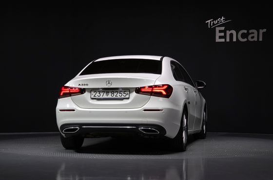 Mercedes-Benz A-Class A220 Sedan — пробег 88 909 км — фото 4 из 5
