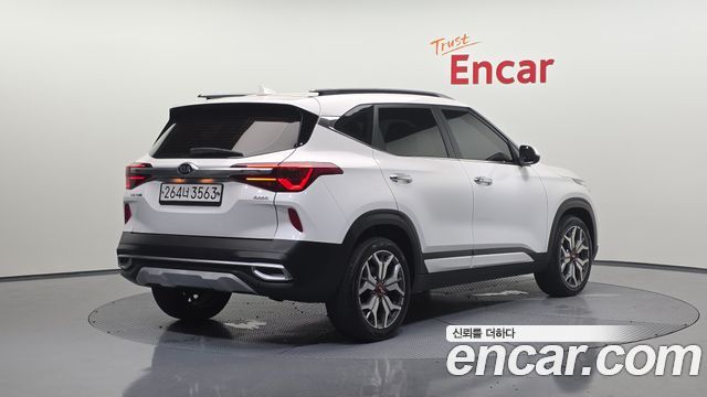 Kia Seltos из Кореи Encar