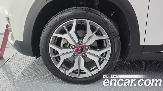 Kia Seltos из Кореи Encar