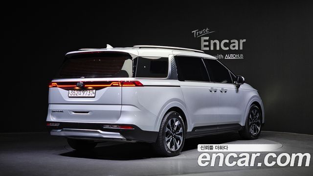 Kia Carnival 9-Seater Signature — пробег 119 155 км — фото 2 из 5