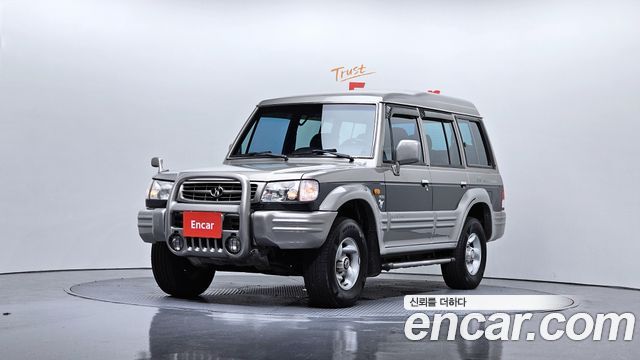 Hyundai Galloper 9-Seater V6 LPG — пробег 183 144 км — фото 1 из 5