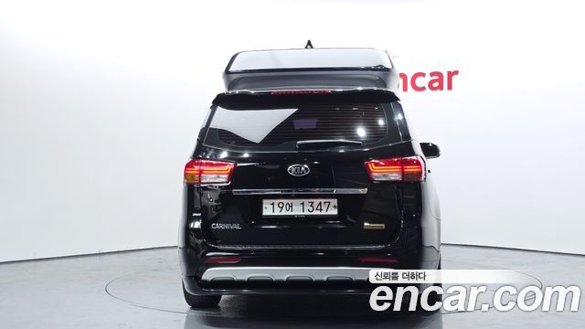 Kia Carnival из Кореи Encar