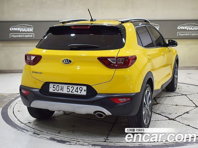 Kia Stonic из Кореи Encar