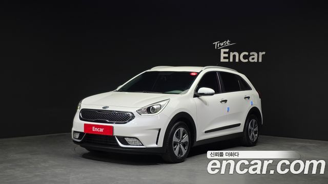 Kia Niro Prestige — пробег 171 342 км — фото 1 из 5