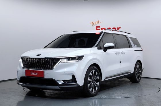 Kia Carnival 9-Seater Signature — пробег 74 340 км — фото 1 из 5