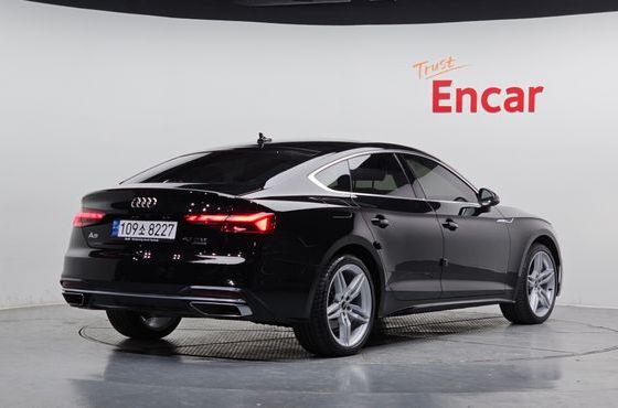 Audi A5 40 TFSI Quattro Sportback — пробег 30 832 км — фото 2 из 5