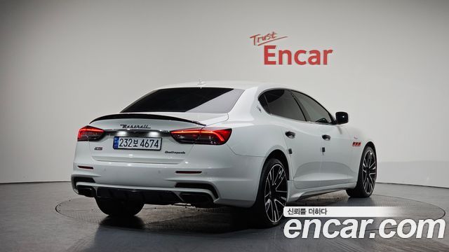 Maserati Quattroporte GTS 3.8 V8 — пробег 88 041 км — фото 2 из 5