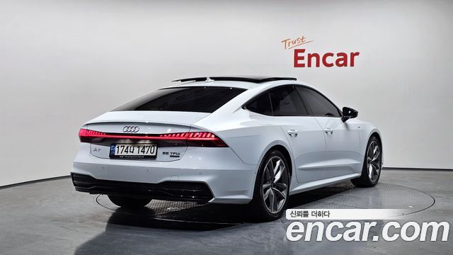 Audi A7 55 TFSI Quattro Premium — пробег 81 678 км — фото 2 из 5