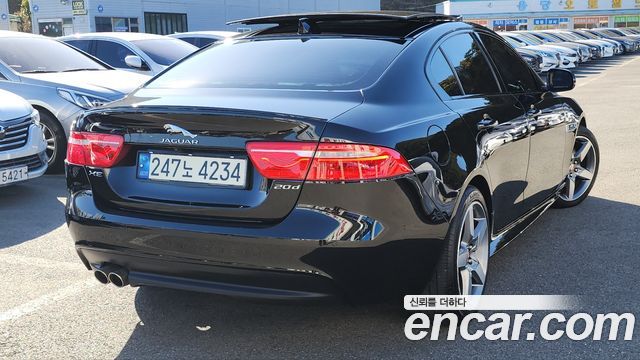Jaguar XE 20d R-Sport — пробег 99 400 км — фото 3 из 5