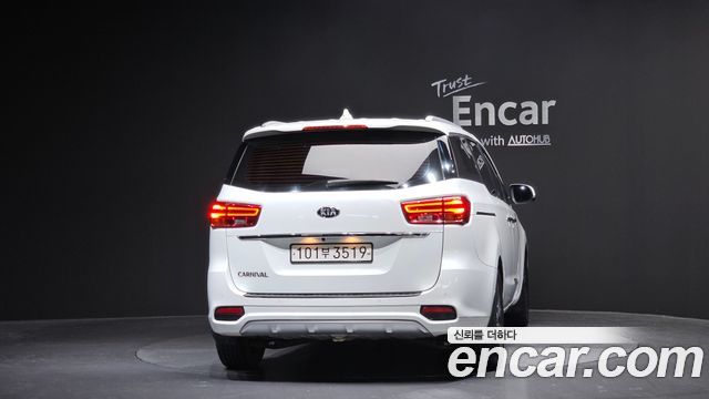 Kia Carnival из Кореи Encar