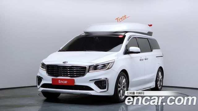 Kia Carnival 9-Seater Hi-Limousine Noblesse Special — пробег 158 513 км — фото 1 из 5