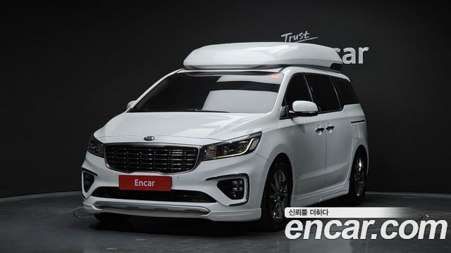 Kia Carnival 7-Seater Hi-Limousine VIP — пробег 100 065 км — фото 1 из 5