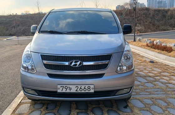 Hyundai Starex 12-Seater Wagon CVX Deluxe — пробег 352 398 км — фото 3 из 5