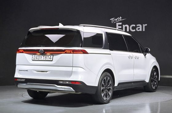 Kia Carnival 9-Seater Signature — пробег 66 819 км — фото 2 из 5
