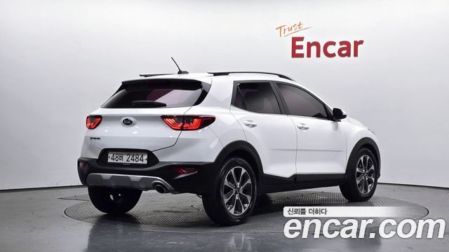 Kia Stonic из Кореи Encar