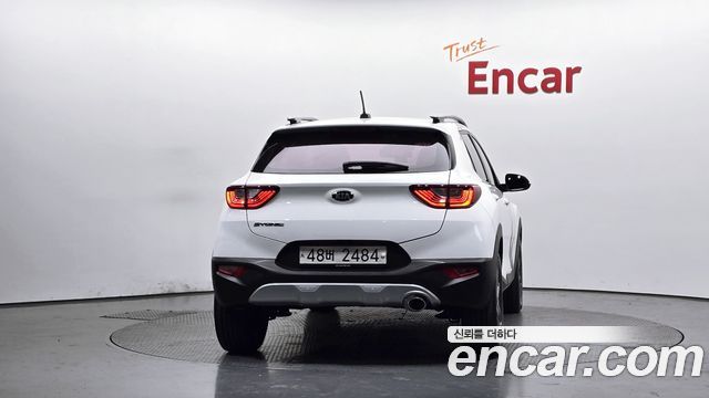 Kia Stonic из Кореи Encar