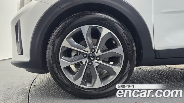 Kia Stonic из Кореи Encar