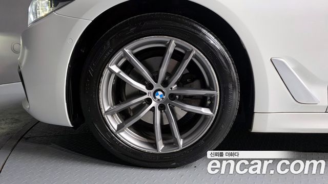 BMW 5-Series 520d xDrive M Sport Package — пробег 90 586 км — фото 5 из 5