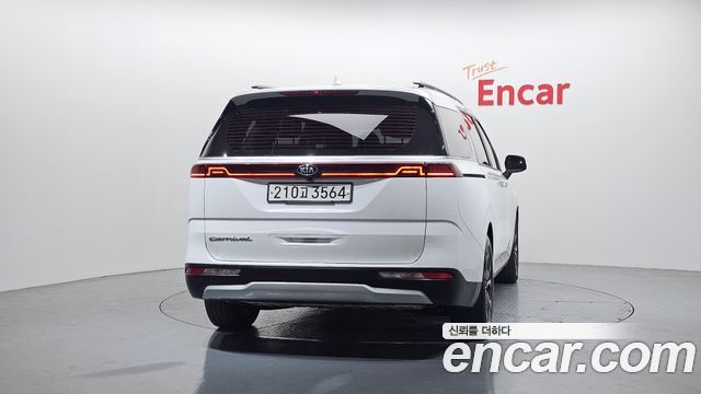 Kia Carnival из Кореи Encar