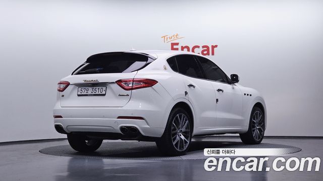 Maserati Levante из Кореи Encar