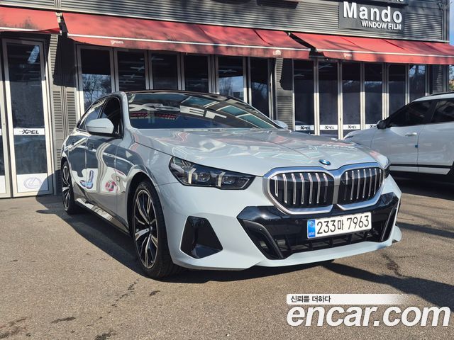 BMW 5-Series 530i xDrive M Sport — пробег 764 км — фото 3 из 5