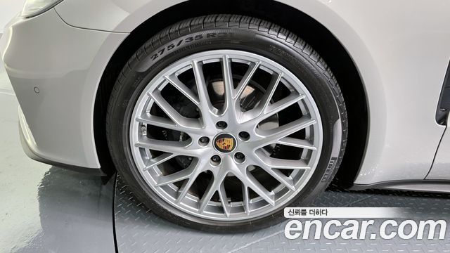 Porsche Panamera 2.9 AWD — пробег 12 320 км — фото 5 из 5