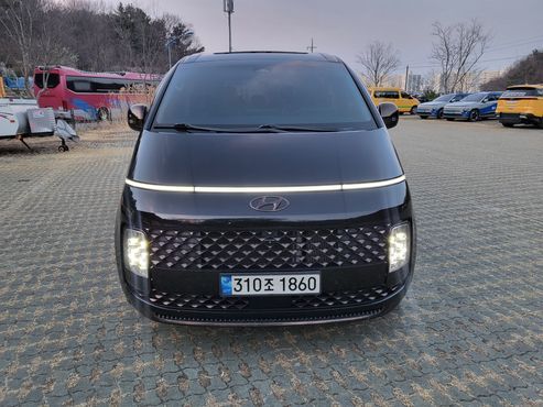 Hyundai Staria 4WD Lounge 9-Seater Inspiration — пробег 93 000 км — фото 2 из 5