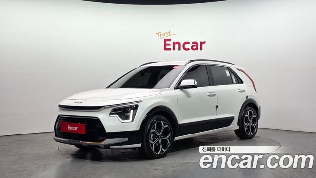Kia Niro Signature — пробег 1 914 км — фото 1 из 5