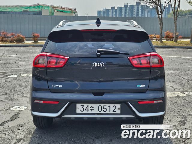 Kia Niro Noblesse — пробег 141 907 км — фото 4 из 5