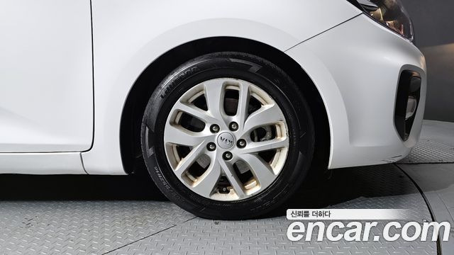 Kia Carens из Кореи Encar