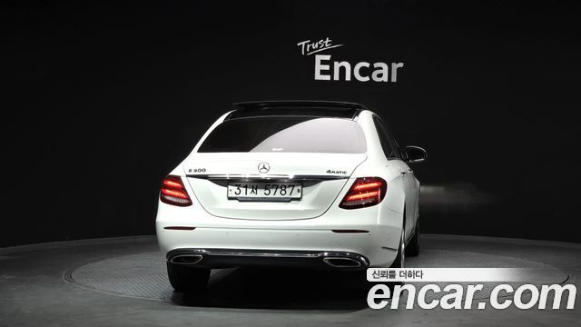 Mercedes-Benz E-Class из Кореи Encar