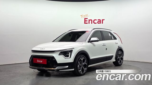 Kia Niro Signature — пробег 3 556 км — фото 1 из 5