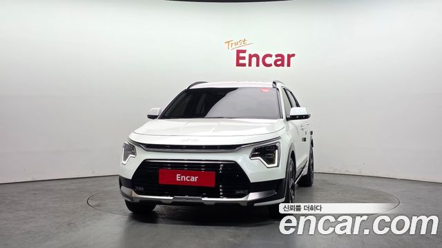 Kia Niro Signature — пробег 3 556 км — фото 3 из 5