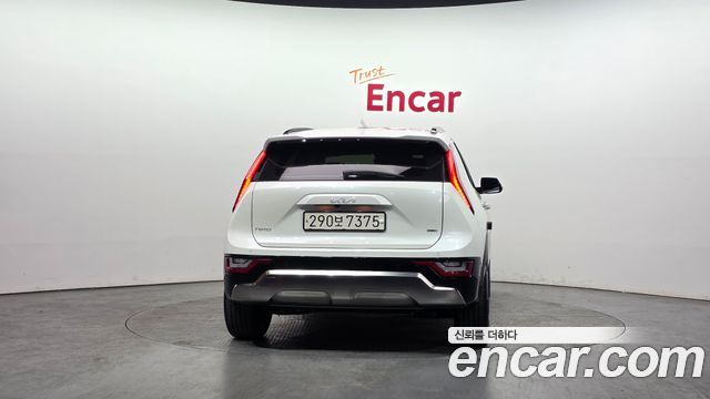 Kia Niro Signature — пробег 3 556 км — фото 4 из 5