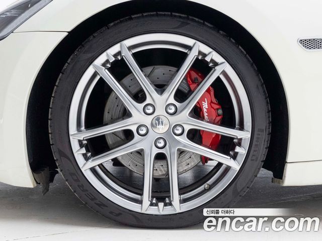 Maserati GranTurismo из Кореи Encar