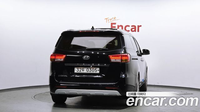 Kia Carnival из Кореи Encar