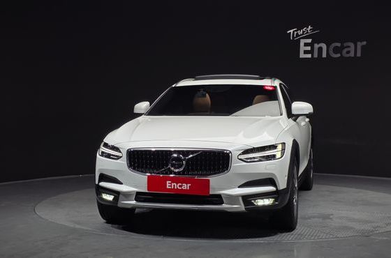 Volvo V90 T5 Pro AWD — пробег 72 444 км — фото 3 из 5