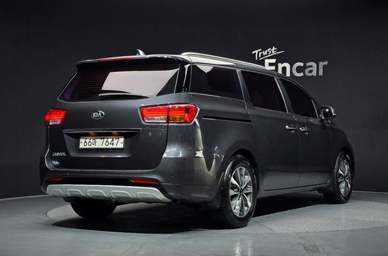 Kia Carnival 9-seater Luxury — пробег 119 764 км — фото 2 из 5