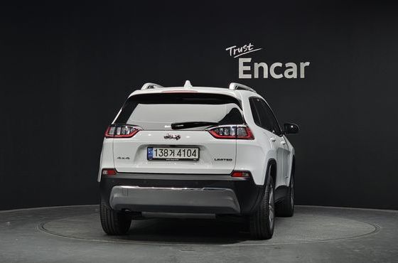 Jeep Cherokee 2.4 Limited AWD — пробег 29 376 км — фото 4 из 5