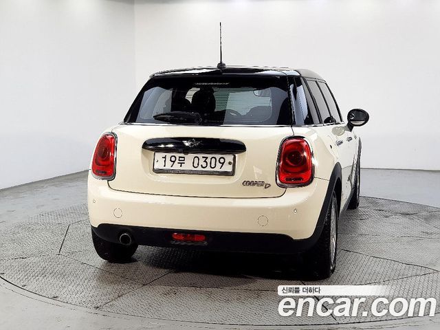 Mini Cooper 5Door Mid 3rd — пробег 146 091 км — фото 3 из 5