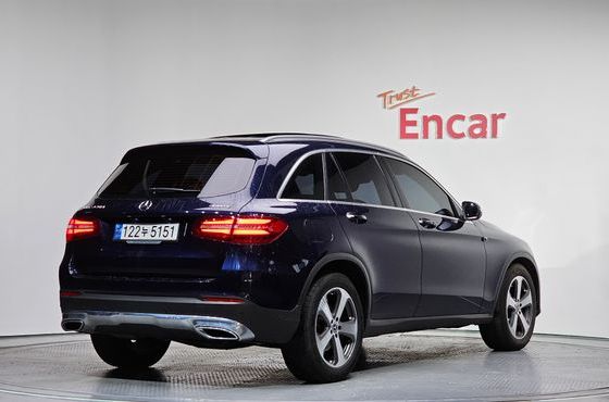 Mercedes-Benz GLC-Class GLC220 d 4MATIC Premium — пробег 99 620 км — фото 2 из 5