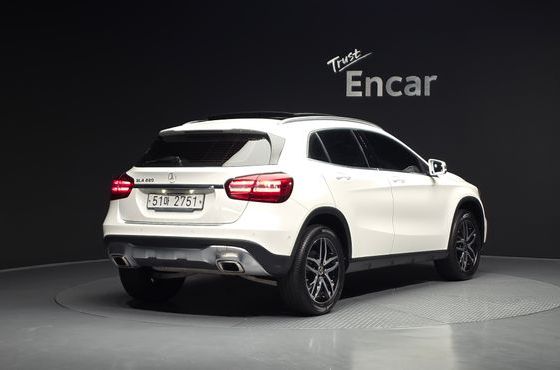 Mercedes-Benz GLA-Class GLA220 — пробег 35 075 км — фото 2 из 5