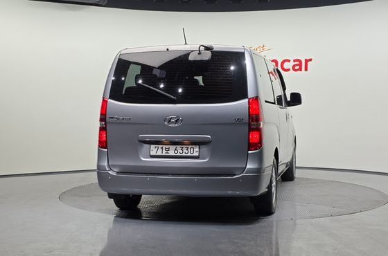 Hyundai Starex 12-Seater Wagon Smart — пробег 78 303 км — фото 4 из 5
